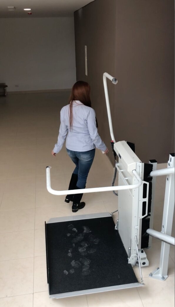 brazo abatible plataforma salvaescaleras
